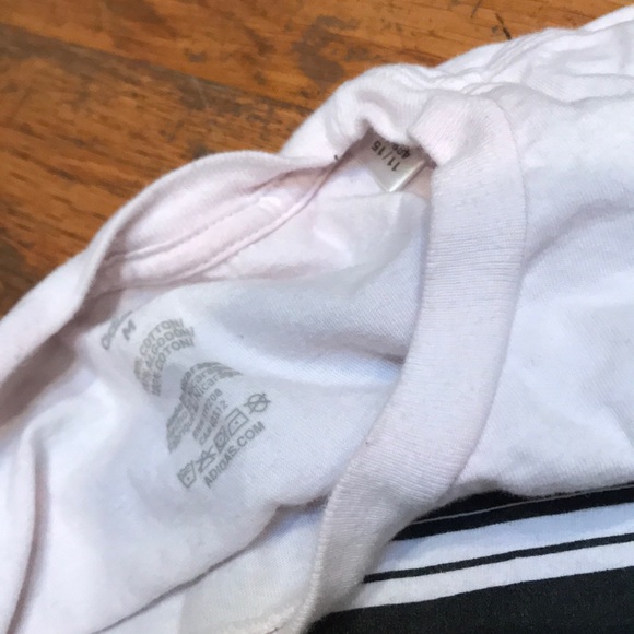 Adidas block logo shirt - Picture 2 of 2